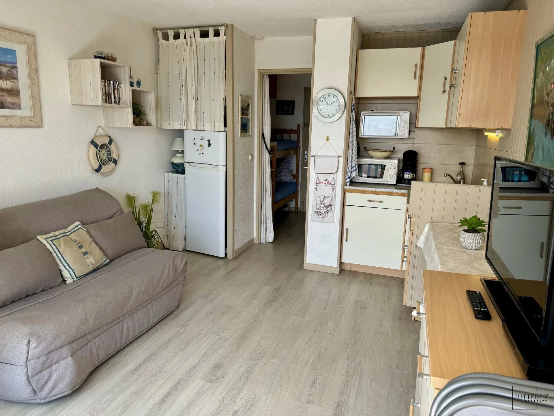 Appartement Studio cabine avec piscine et vue mer à Saint Pierre la Mer 