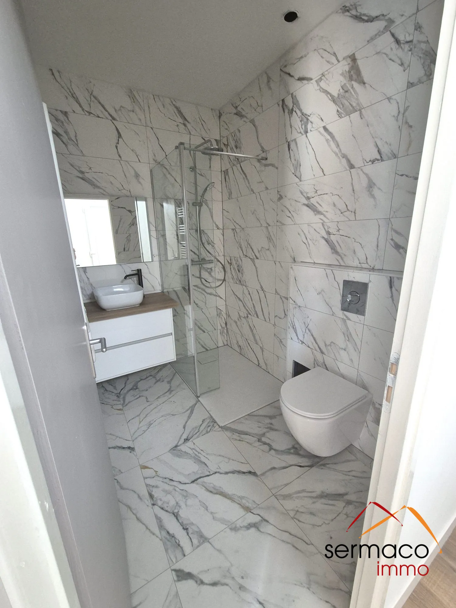 SDB Appartement T2 de prestige avec terrasse au RDC à Sarreguemines 
