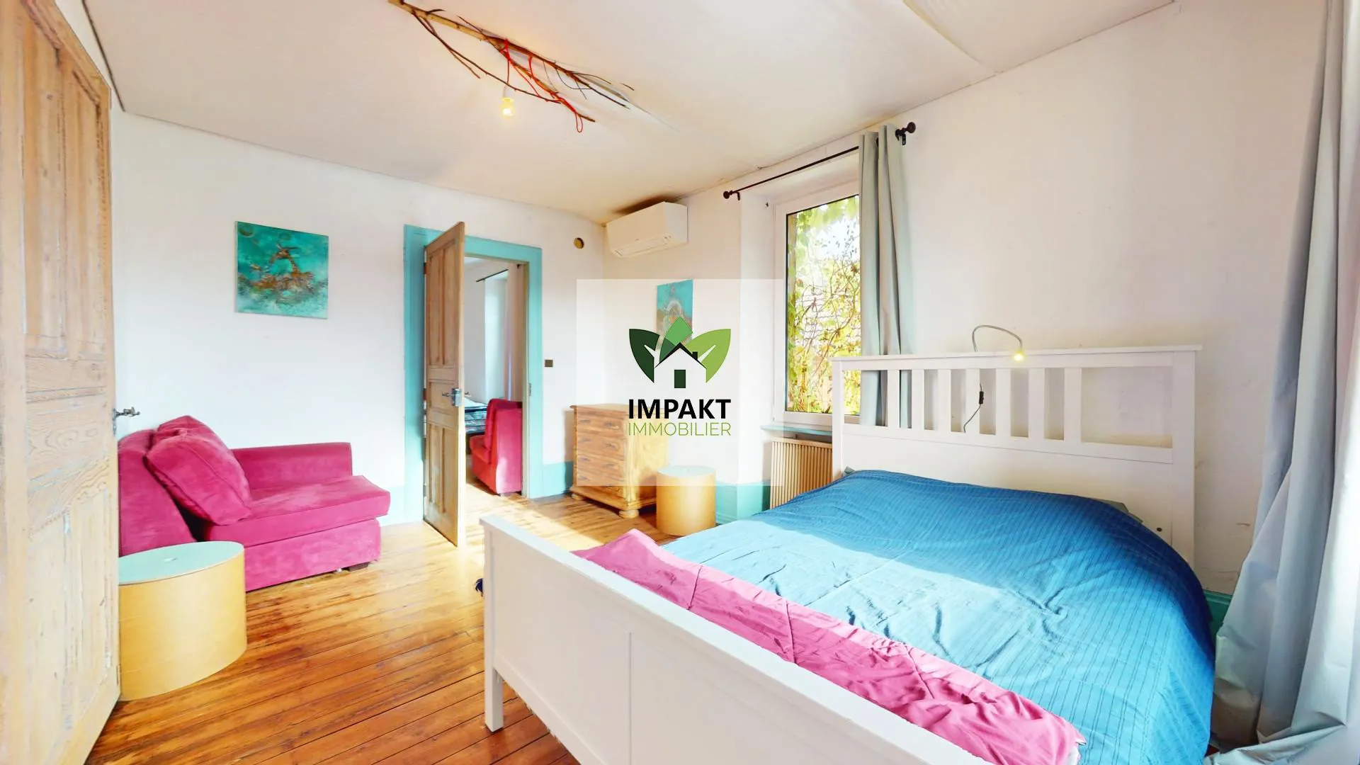 Maison familiale avec 7 chambres et jardin arboré à Plancher Bas 
