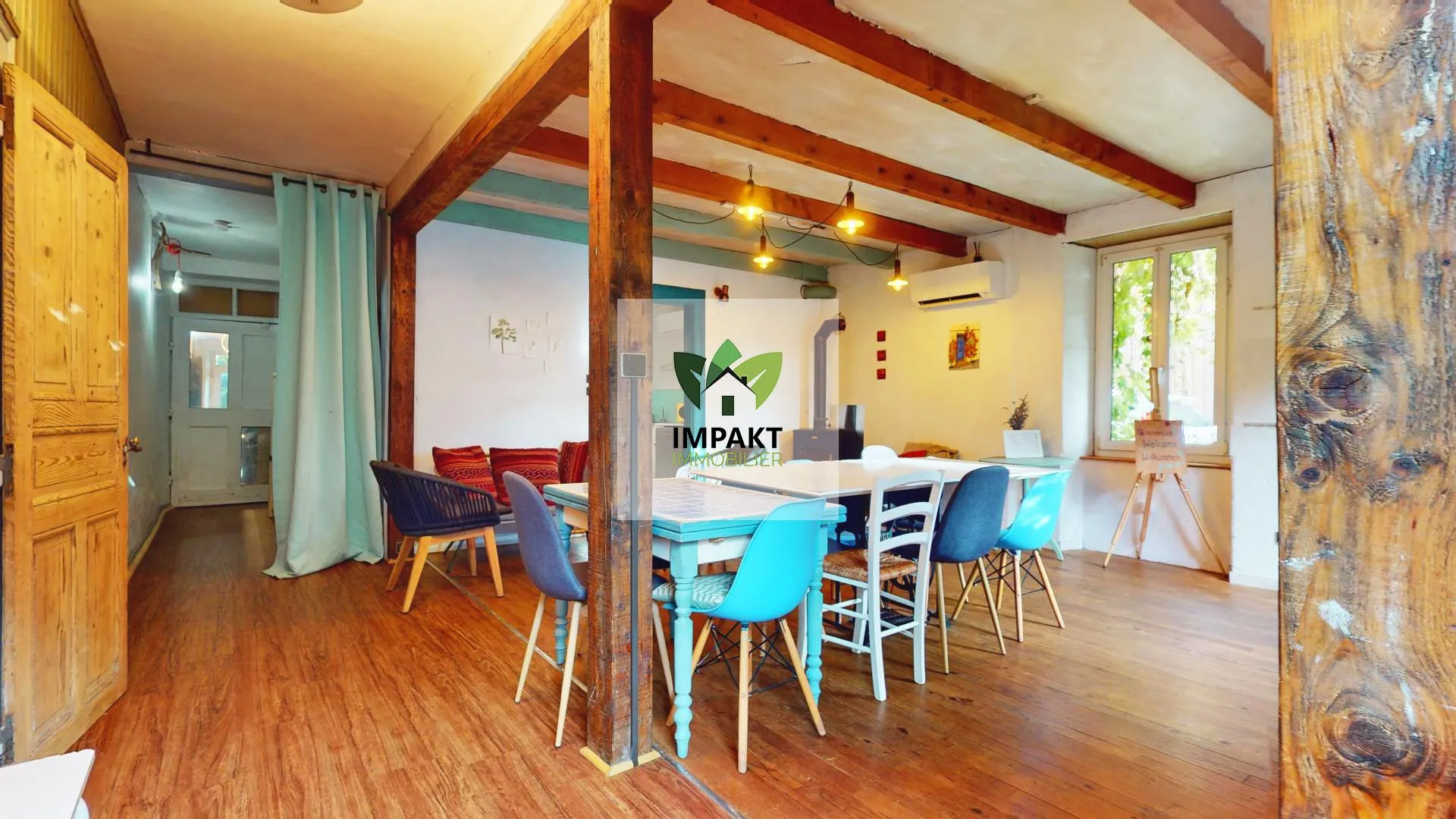 Maison familiale avec 7 chambres et jardin arboré à Plancher Bas 