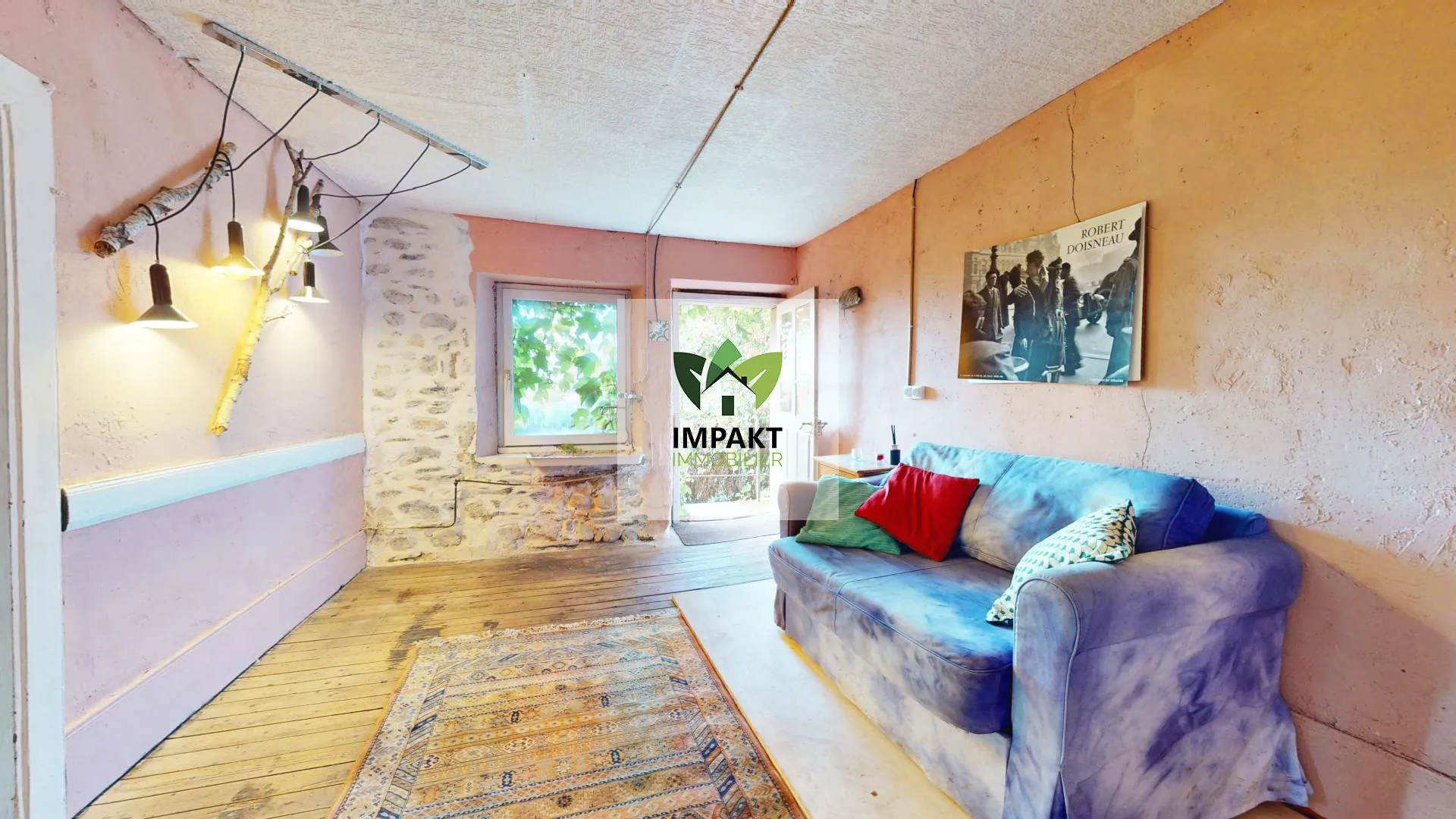 Maison familiale avec 7 chambres et jardin arboré à Plancher Bas 