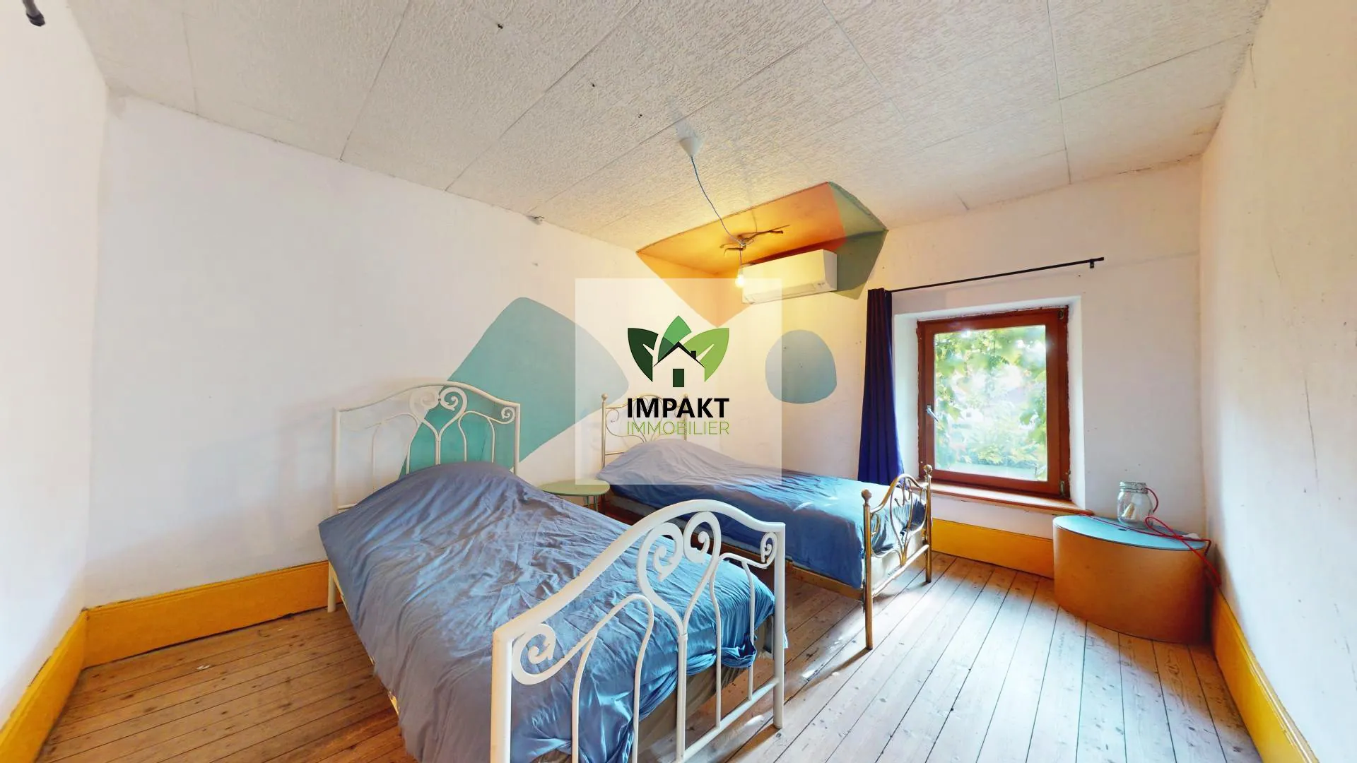 Maison familiale avec 7 chambres et jardin arboré à Plancher Bas 