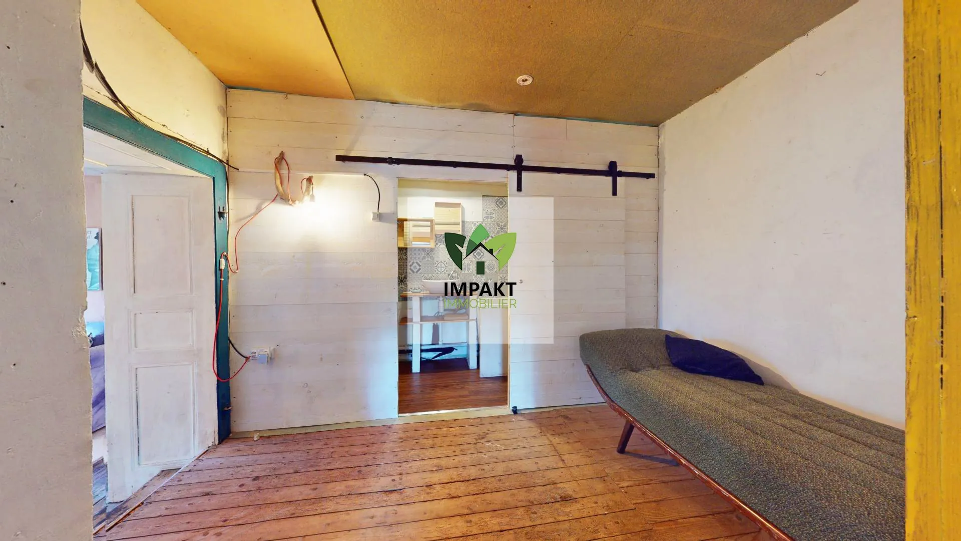 Maison familiale avec 7 chambres et jardin arboré à Plancher Bas 