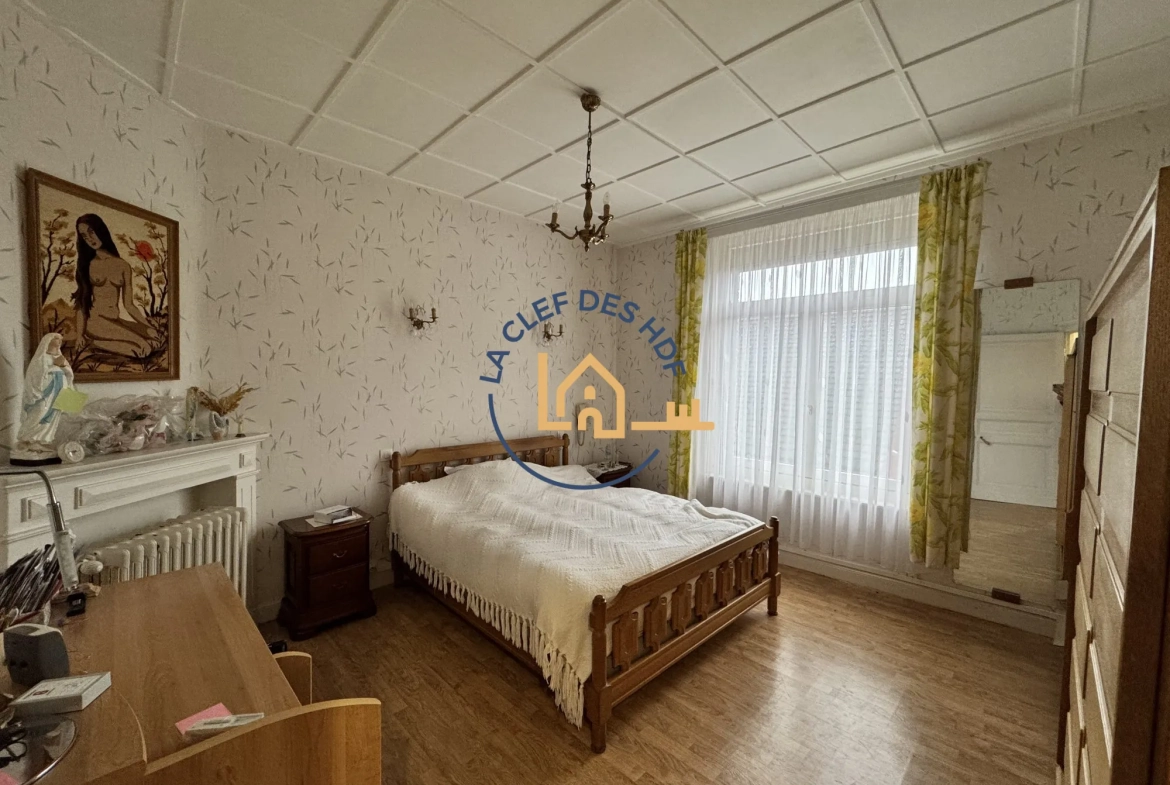 Maison à vendre à Lens 62300 avec jardin et potentiel rénové 