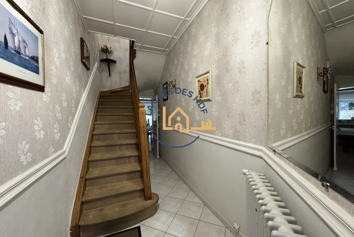 Maison à vendre à Lens 62300 avec jardin et potentiel rénové 