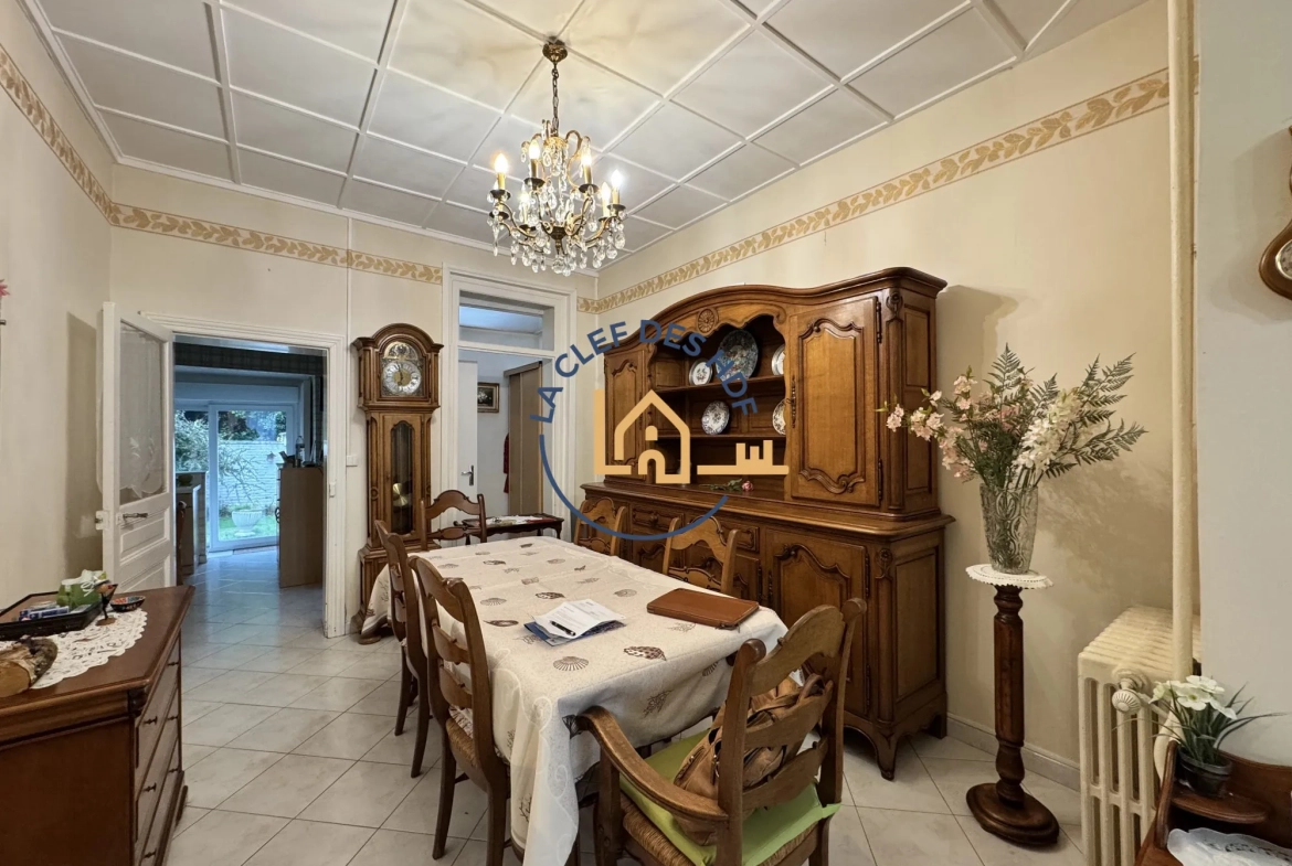 Maison à vendre à Lens 62300 avec jardin et potentiel rénové 
