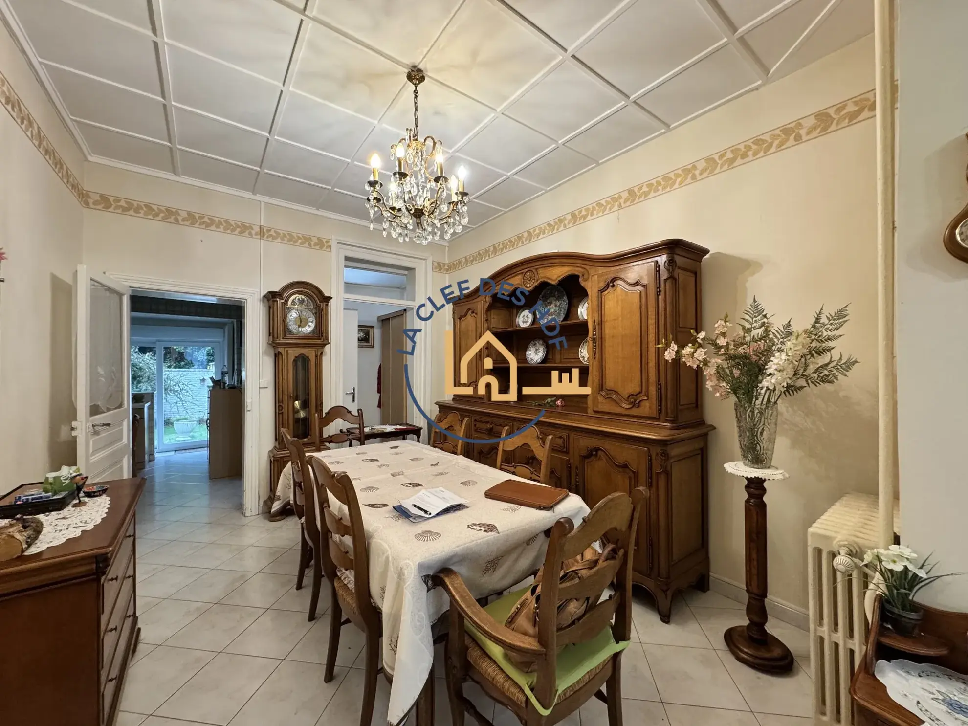 Maison à vendre à Lens 62300 avec jardin et potentiel rénové 
