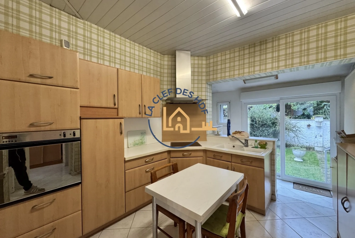 Maison à vendre à Lens 62300 avec jardin et potentiel rénové 