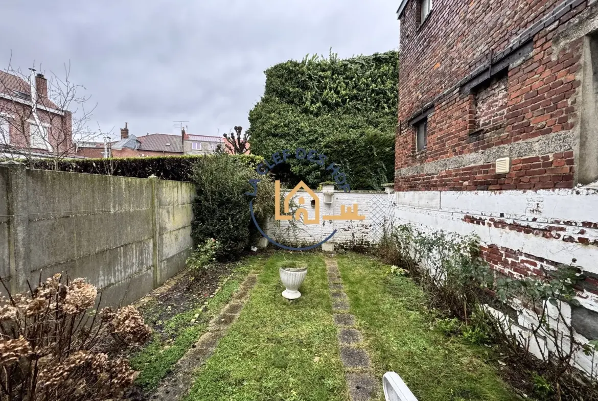 Maison à vendre à Lens 62300 avec jardin et potentiel rénové 