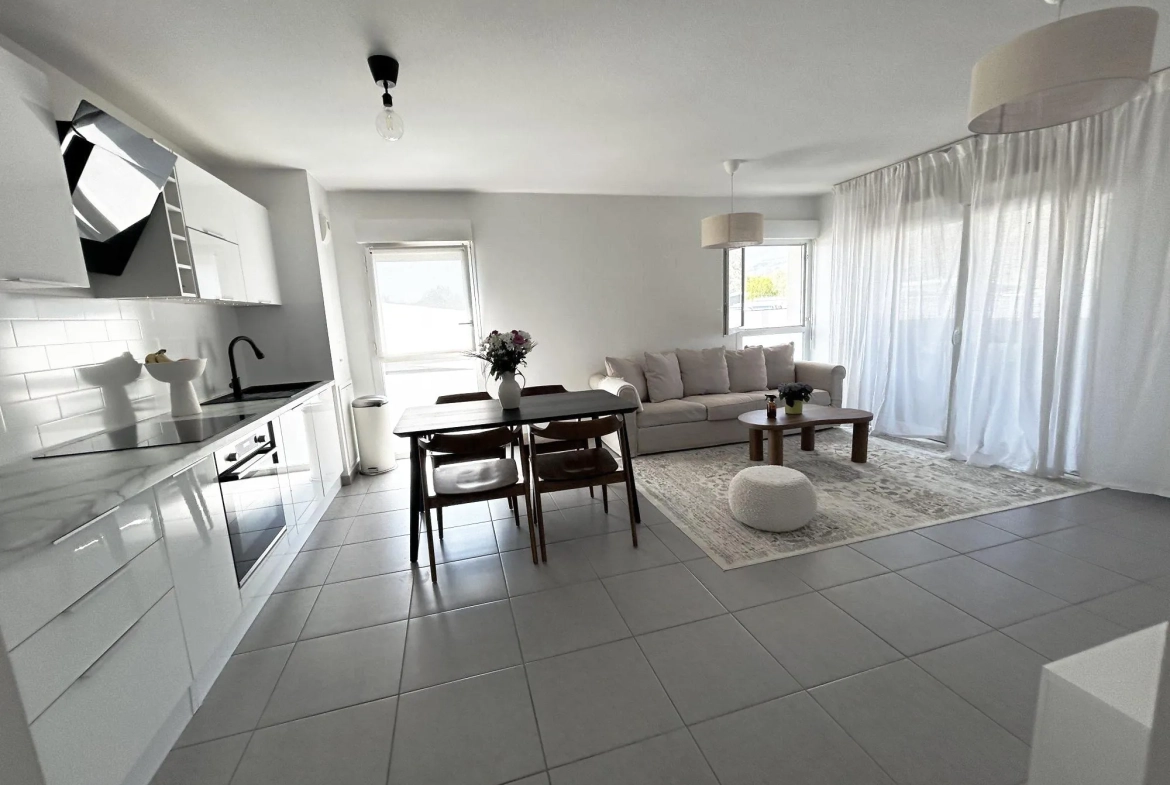 Vente appartement T3 avec garage à Echirolles - Lumineux et moderne 