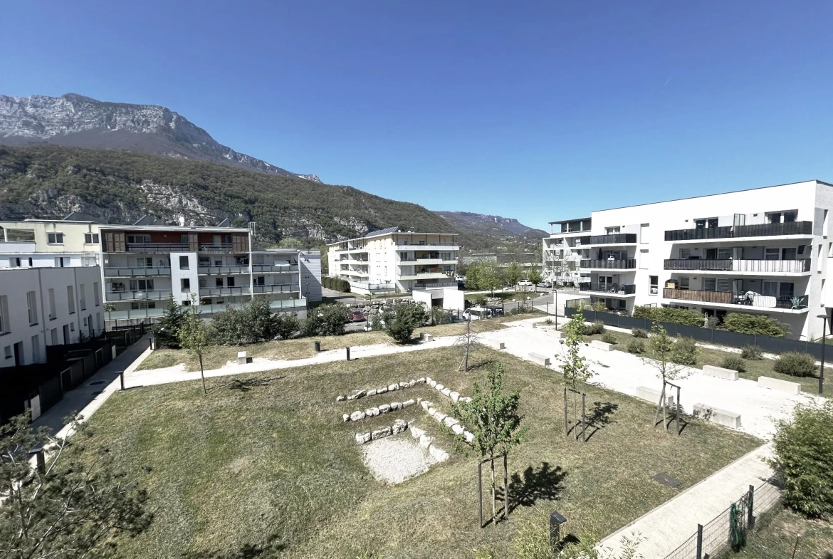 Vente appartement T3 avec garage à Echirolles - Lumineux et moderne 