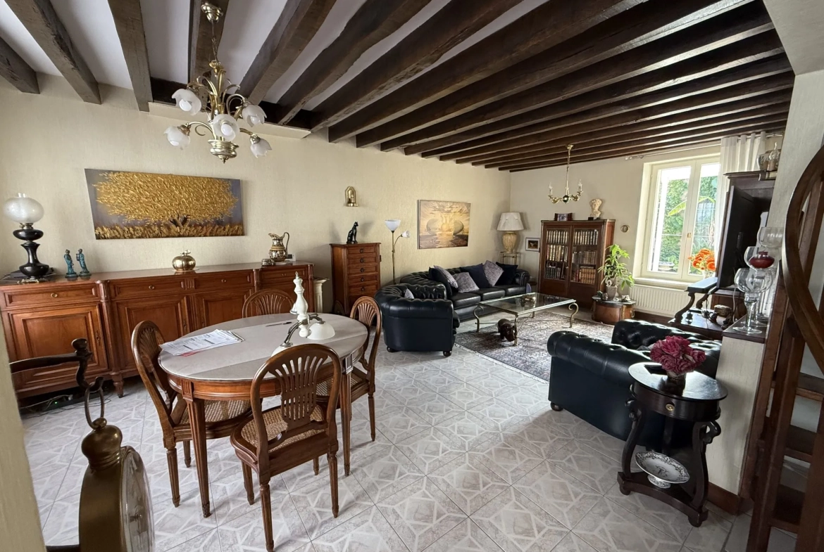 Maison à Gien de 94 m² avec jardin, cave et 2 chambres - Centre-ville 