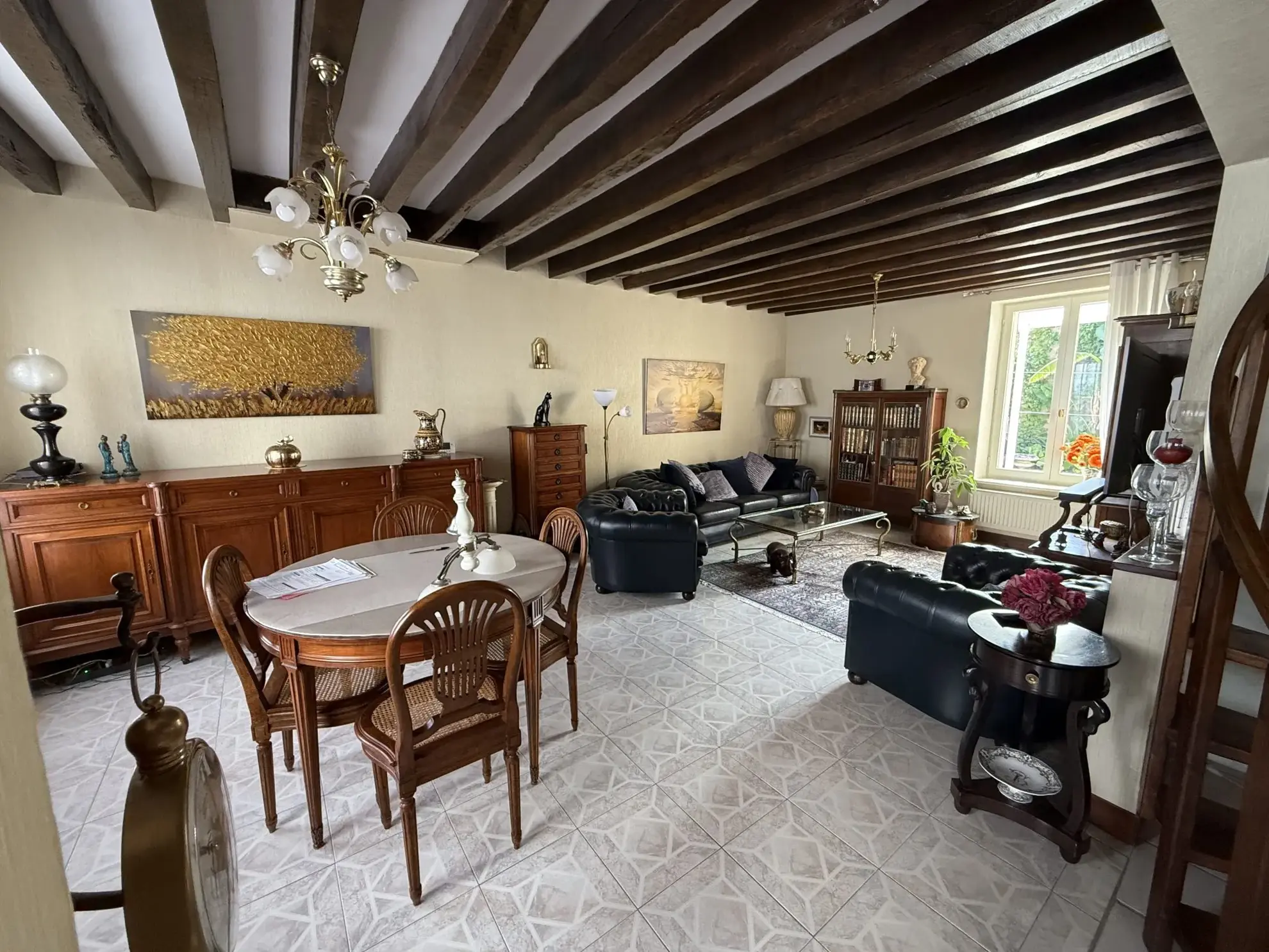 Maison à Gien de 94 m² avec jardin, cave et 2 chambres - Centre-ville 