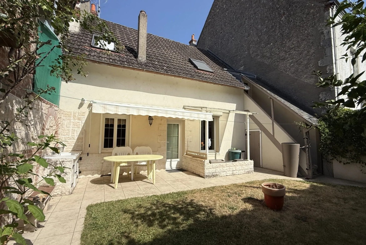 Maison à Gien de 94 m² avec jardin, cave et 2 chambres - Centre-ville 