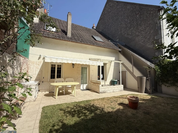 Maison à Gien de 94 m² avec jardin, cave et 2 chambres - Centre-ville