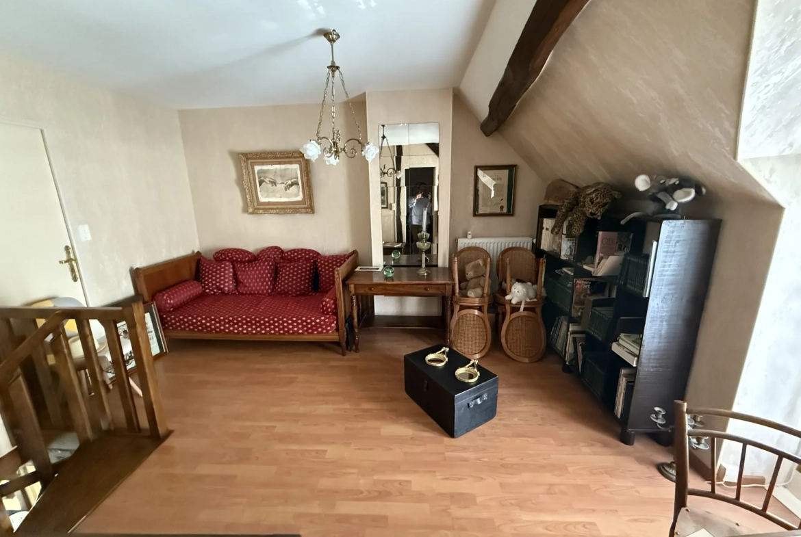 Maison à Gien de 94 m² avec jardin, cave et 2 chambres - Centre-ville 