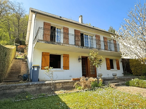 Maison à vendre à Vernon avec jardin arboré de 616 m²