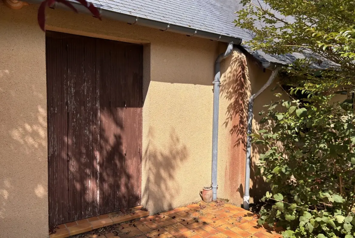 Maison ancienne de 40 m² à Sillé-le-Guillaume avec terrasse et jardin, à personnaliser 