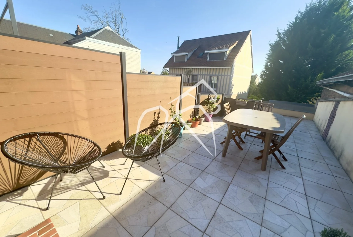 Jolie maison de ville à Rouen (76000) avec terrasse et emplacement privilégié 