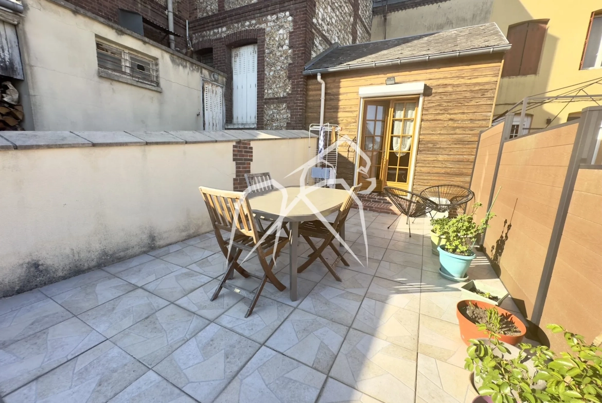 Jolie maison de ville à Rouen (76000) avec terrasse et emplacement privilégié 