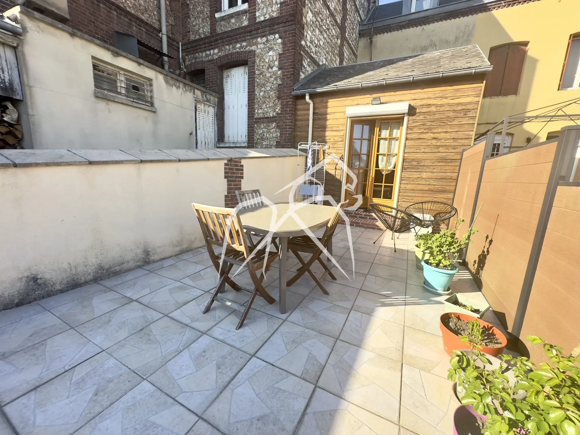 Jolie maison de ville à Rouen (76000) avec terrasse et emplacement privilégié 