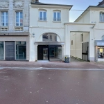 Immeuble mixte en vente à Bolbec avec local commercial et appartement rénovés