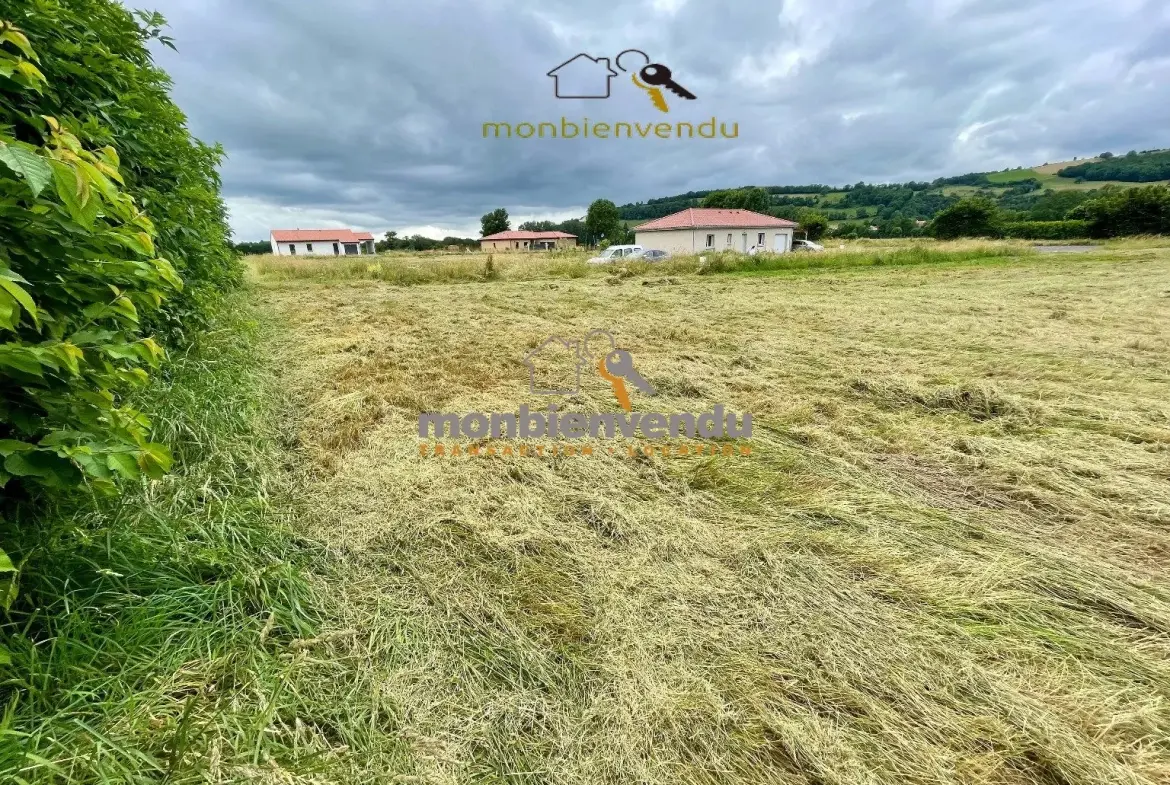 Terrain constructible de 500 m² à vendre à Arpajon-sur-Cère 