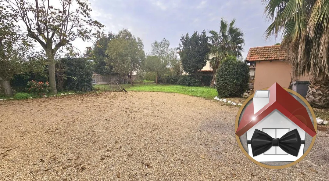 Terrain constructible de 290 m² à Frontignan centre - Possibilité de construction clé en main 