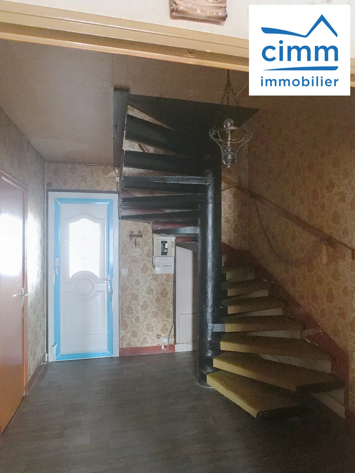 Maison 4 chambres à Venda à Pannes 45700 avec terrasse et garage 