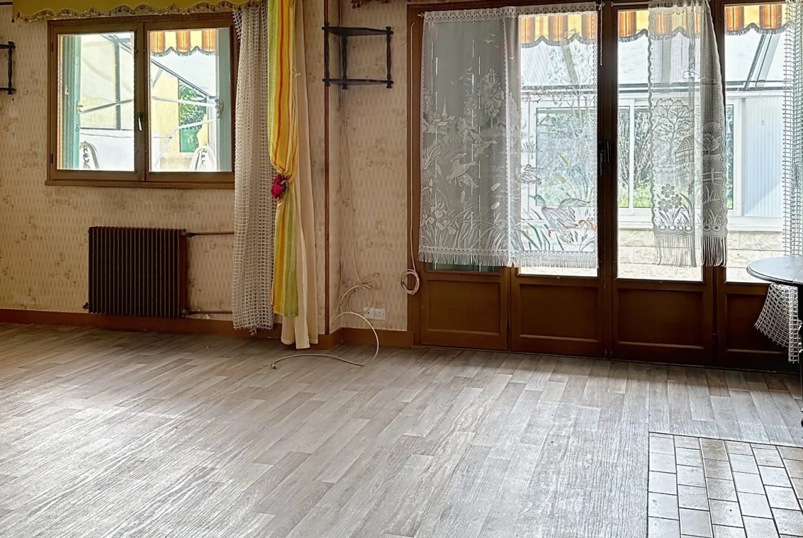 Maison 4 chambres à Venda à Pannes 45700 avec terrasse et garage 