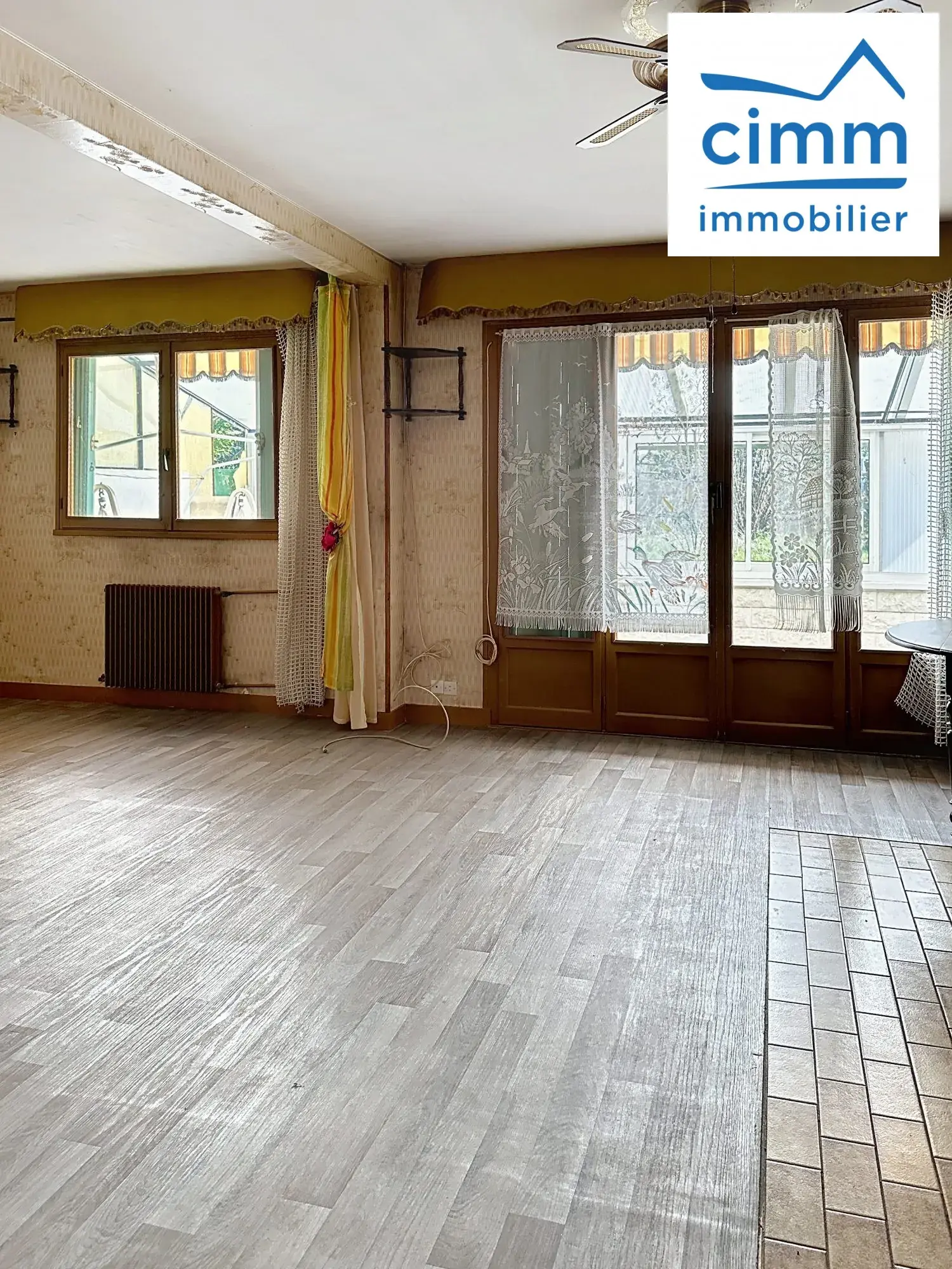 Maison 4 chambres à Venda à Pannes 45700 avec terrasse et garage 