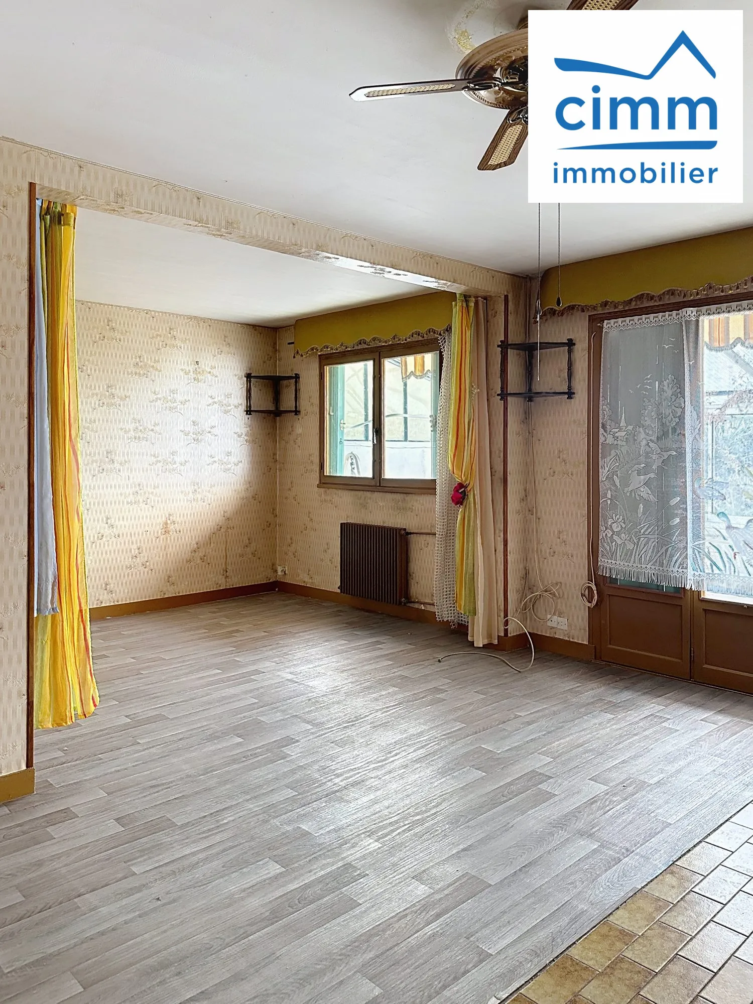 Maison 4 chambres à Venda à Pannes 45700 avec terrasse et garage 