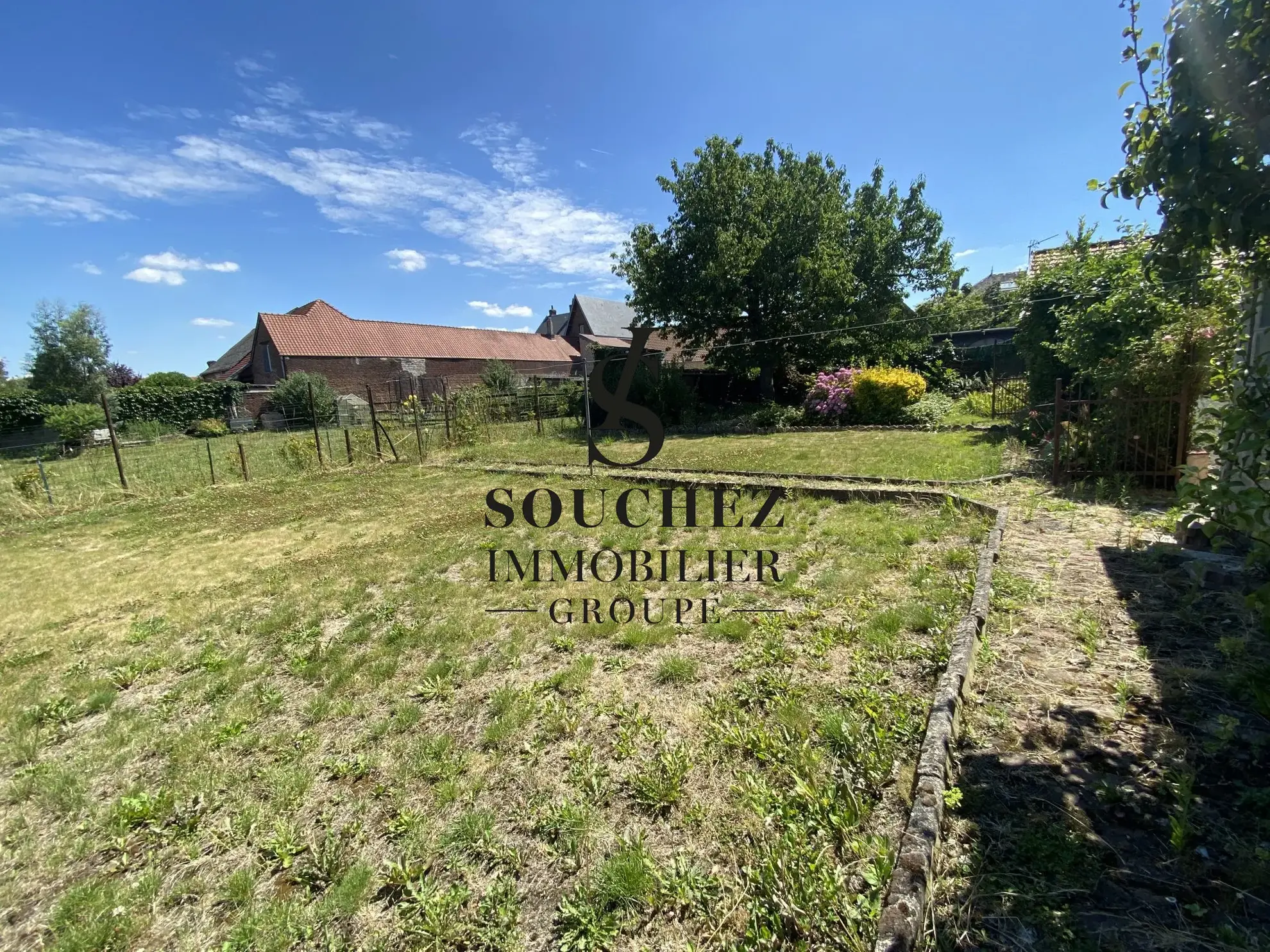Maison individuelle de plain-pied à rénover - 107 m² avec jardin et parking à Ablain-Saint-Nazaire 