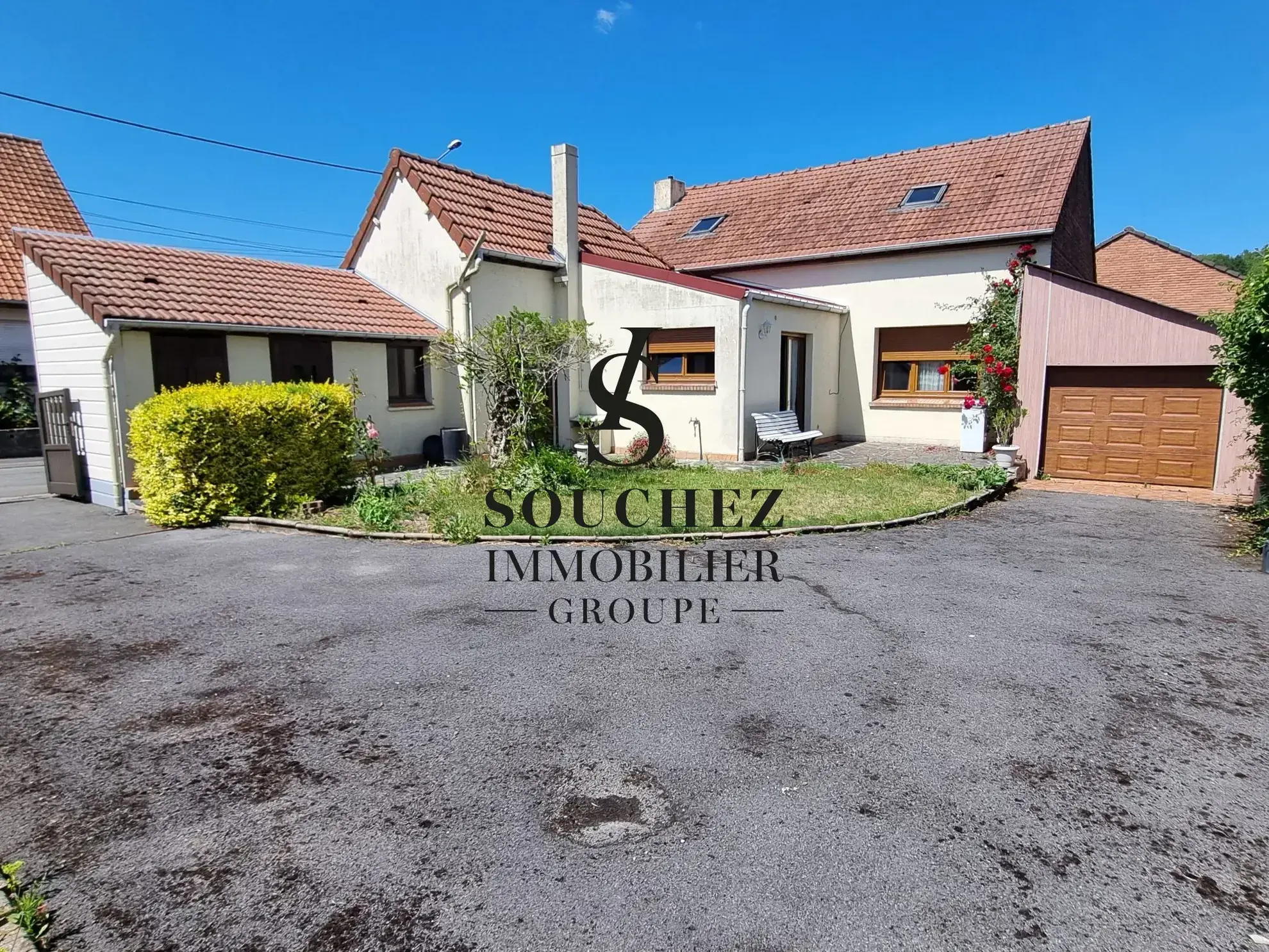 Maison individuelle de plain-pied à rénover - 107 m² avec jardin et parking à Ablain-Saint-Nazaire 