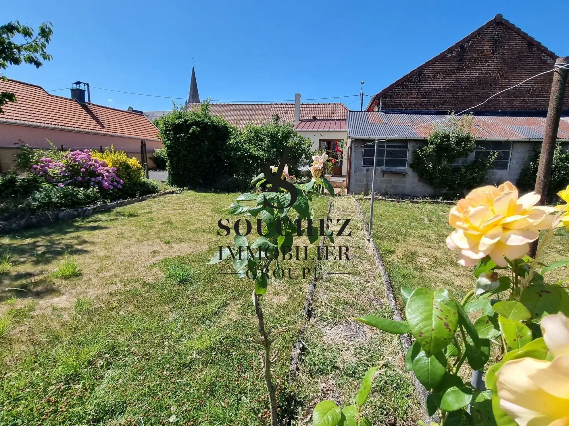 Maison individuelle de plain-pied à rénover - 107 m² avec jardin et parking à Ablain-Saint-Nazaire 