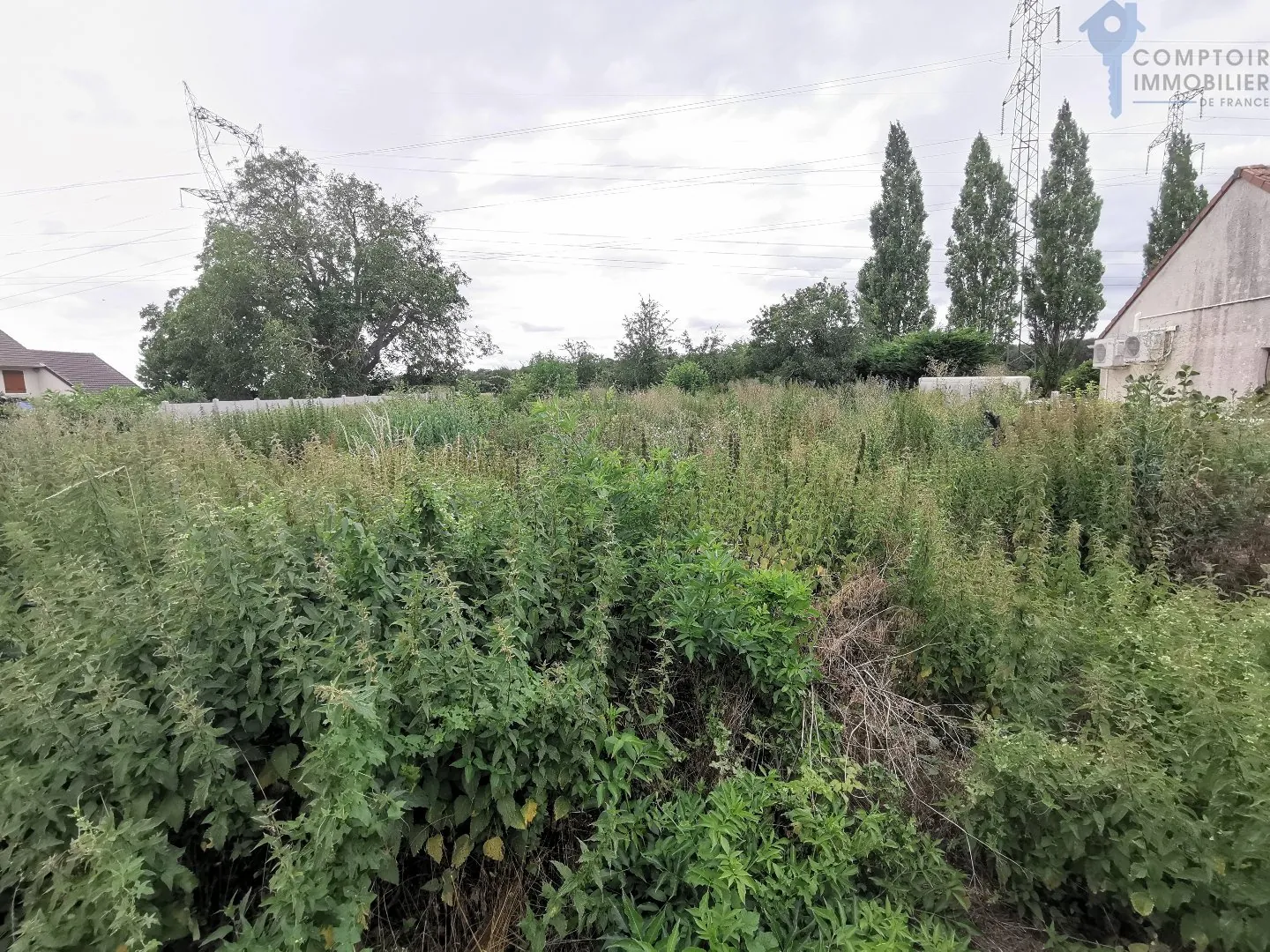 Terrain constructible à La Forêt-Le-Roi de 1463 m² proche Dourdan 