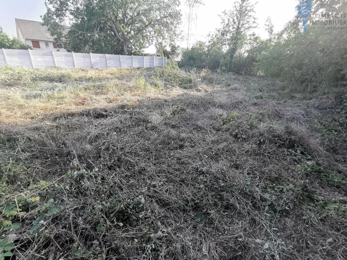 Terrain constructible à La Forêt-Le-Roi de 1463 m² proche Dourdan 