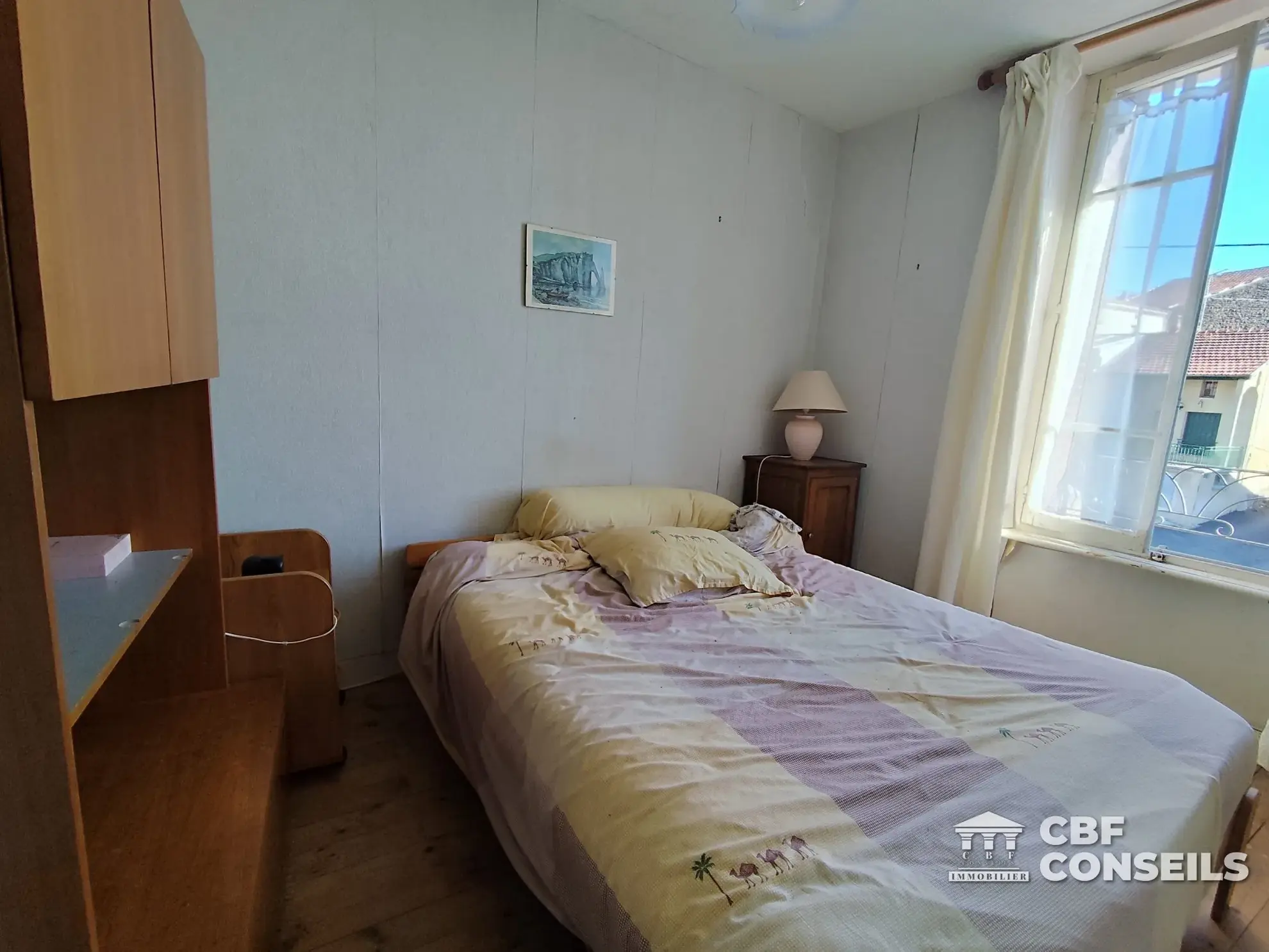 Maison de village de 4 pièces avec cour à Esteil, potentiel à exploiter 