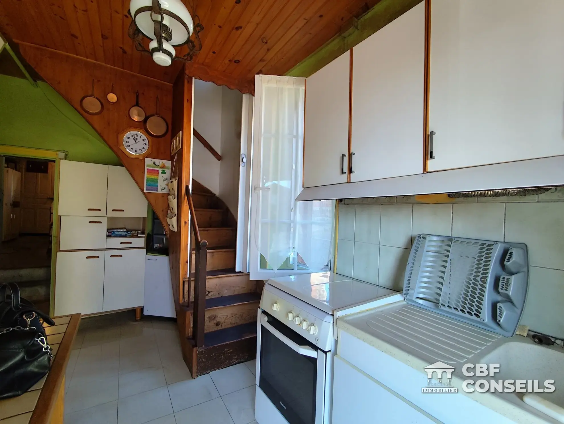 Maison de village de 4 pièces avec cour à Esteil, potentiel à exploiter 