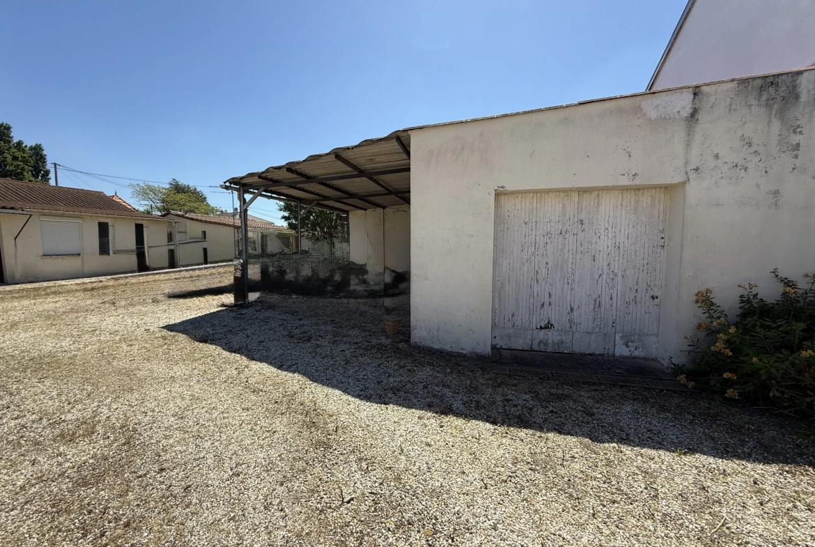 Maison à vendre à Rezé avec jardin et garage - 2 chambres, 65 m² 