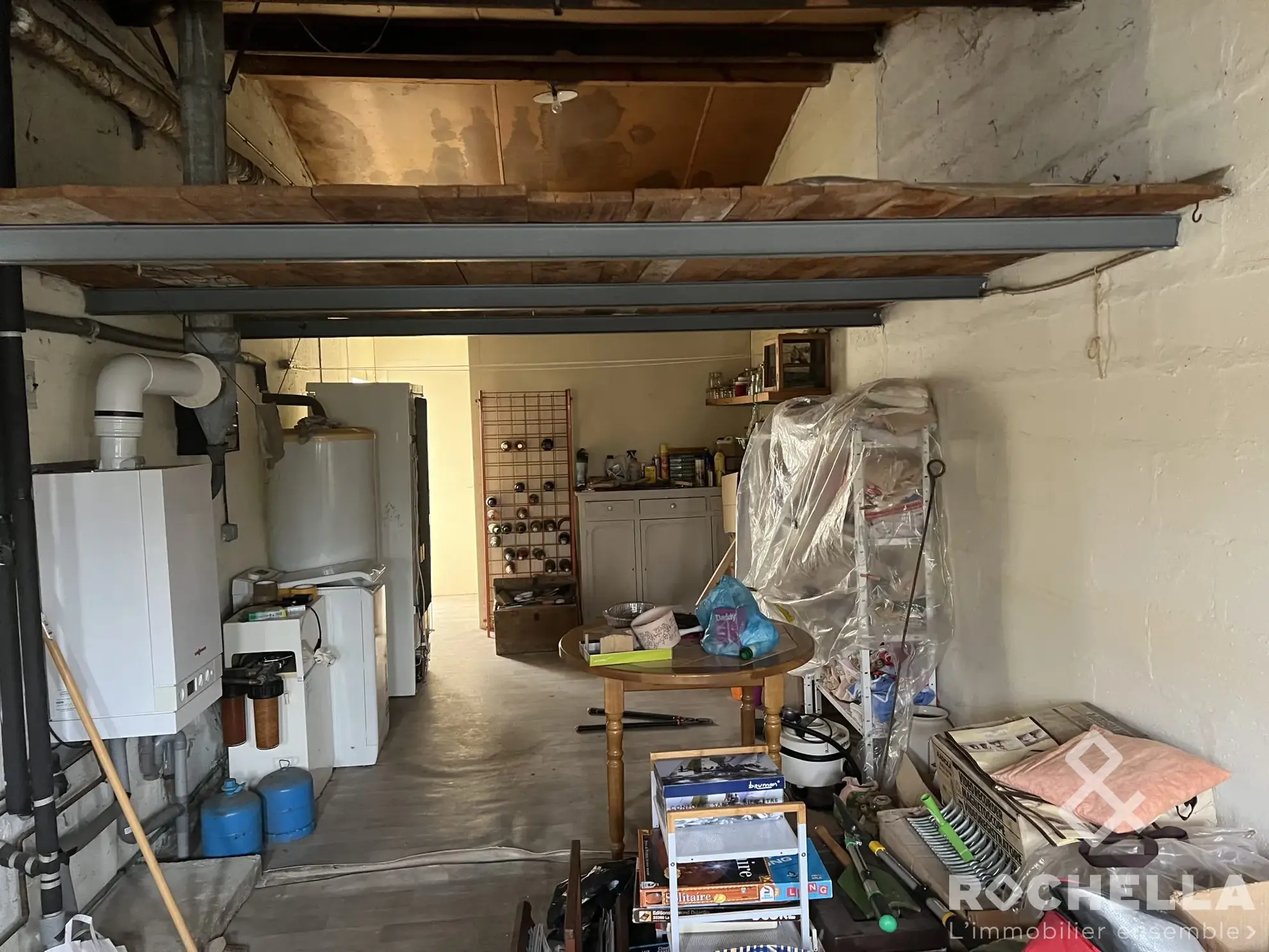Maison de ville mitoyenne avec garage et jardin à Saint-Jean-d'Angély 