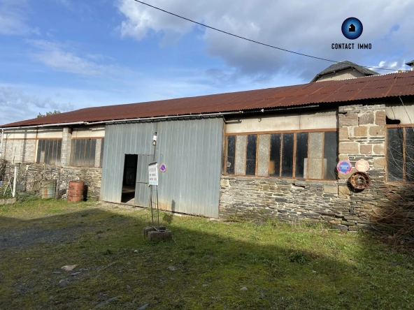 Ensemble immobilier avec hangar et bâtiment réhabilitable à Allassac
