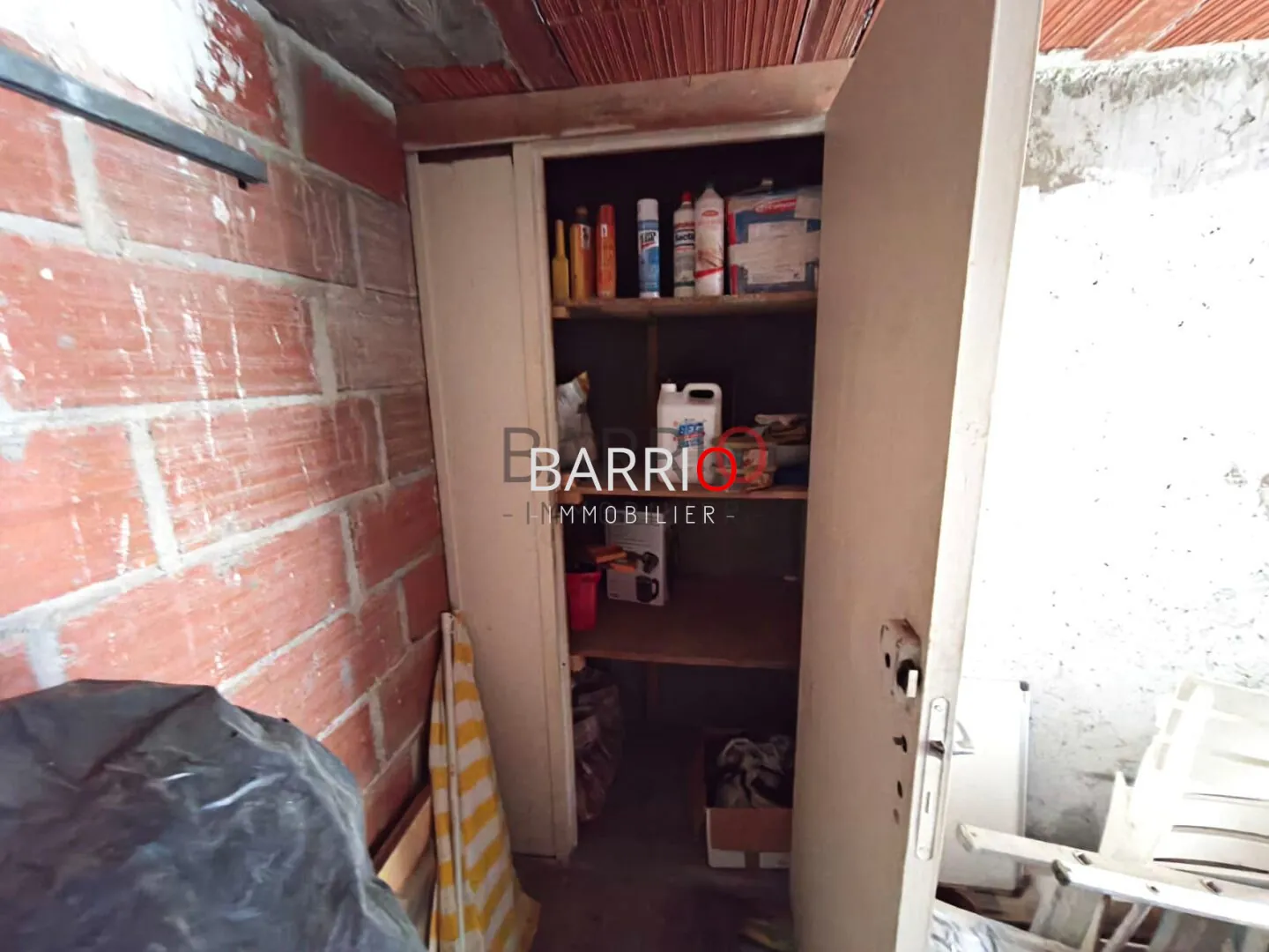 Garage sécurisé à vendre à Saint Cyprien Port - Opportunité rare 