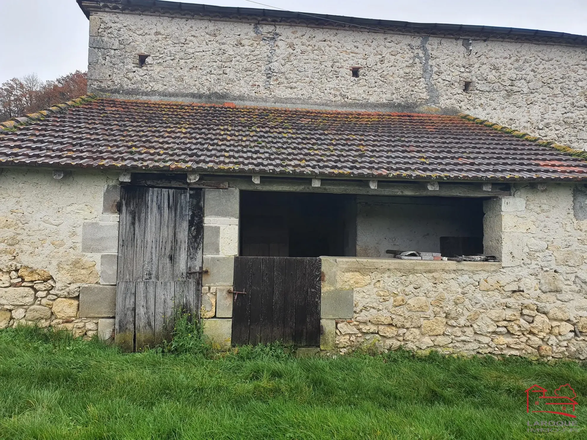 Grande grange en pierres de 400 m² à vendre près d'Agen et Villeneuve-sur-Lot 