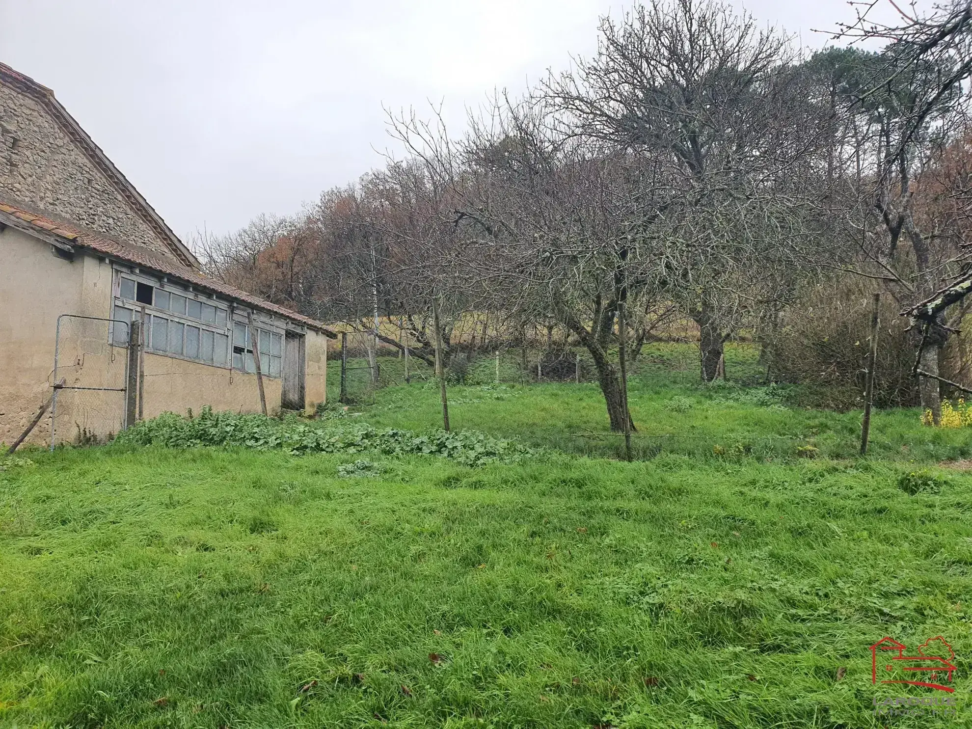 Grande grange en pierres de 400 m² à vendre près d'Agen et Villeneuve-sur-Lot 