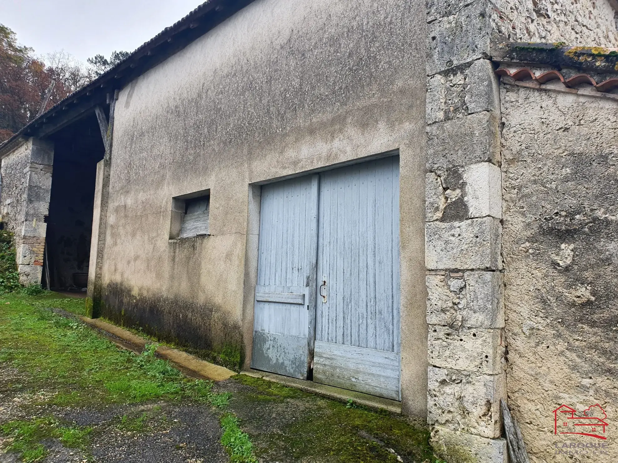 Grande grange en pierres de 400 m² à vendre près d'Agen et Villeneuve-sur-Lot 