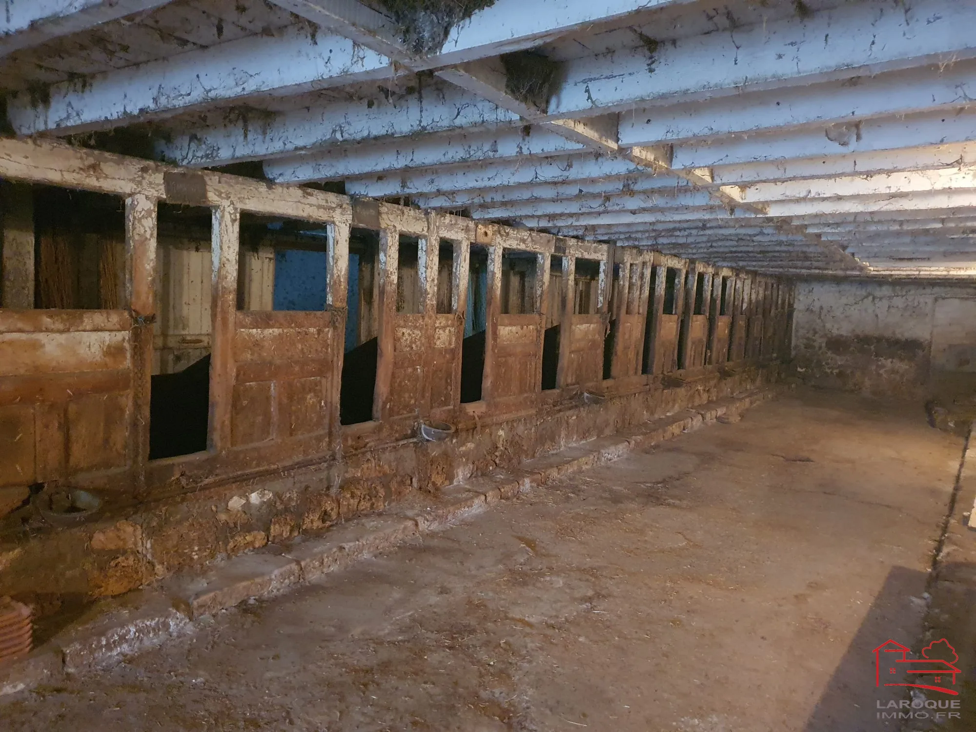 Grande grange en pierres de 400 m² à vendre près d'Agen et Villeneuve-sur-Lot 