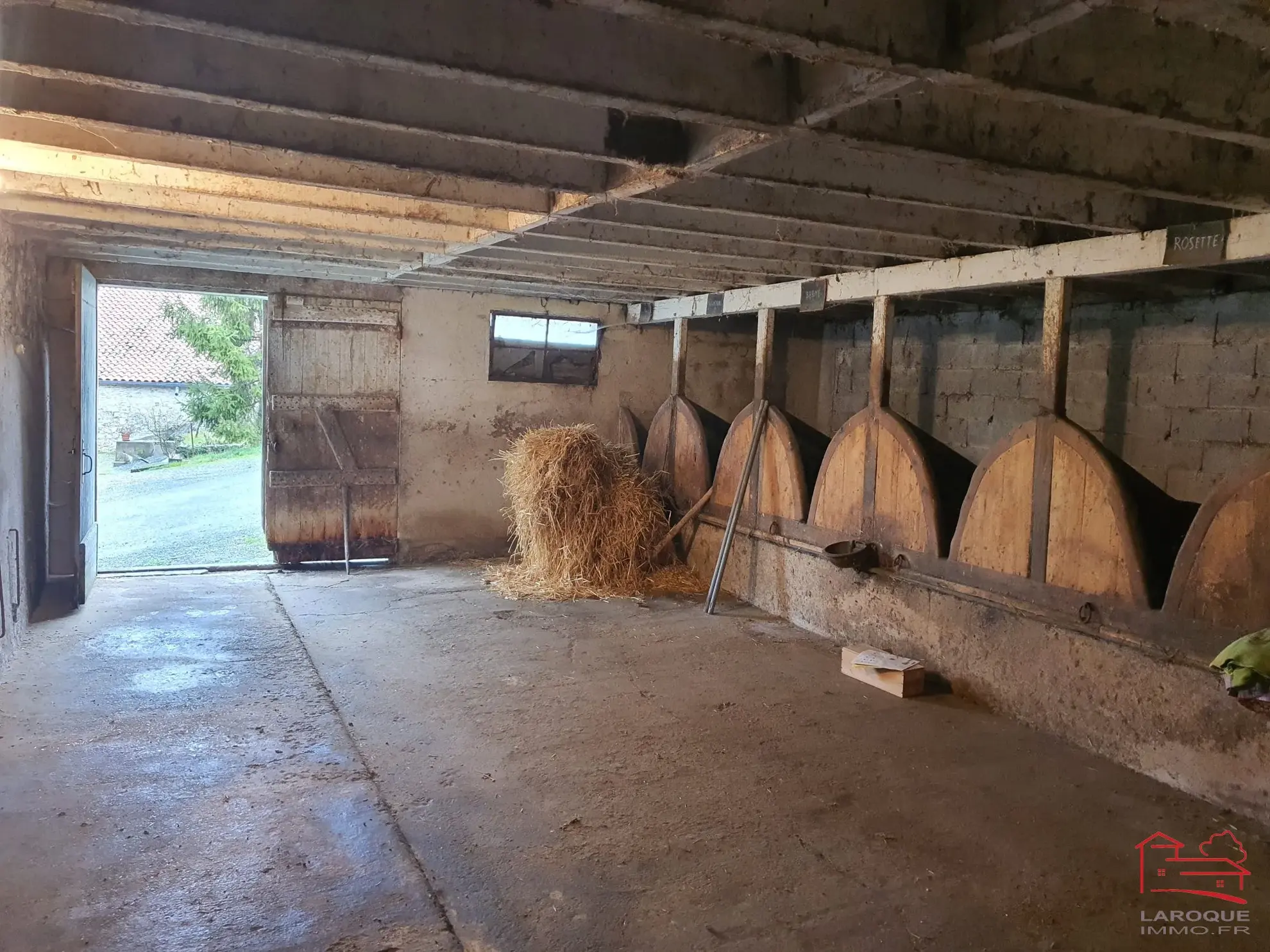 Grande grange en pierres de 400 m² à vendre près d'Agen et Villeneuve-sur-Lot 