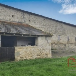 Grande grange en pierres de 400 m² à vendre près d'Agen et Villeneuve-sur-Lot