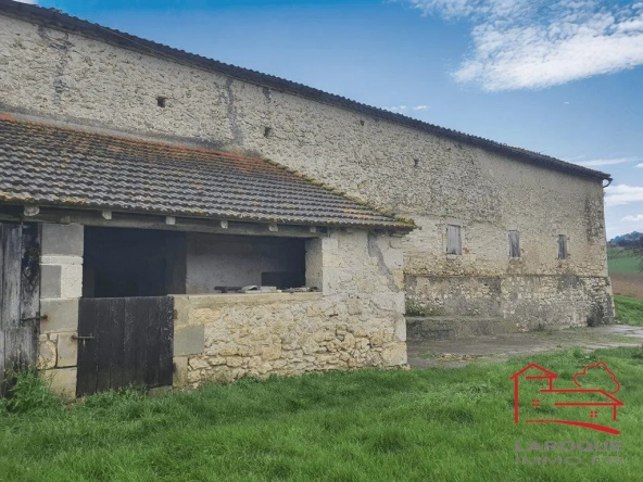 Grande grange en pierres de 400 m² à vendre près d'Agen et Villeneuve-sur-Lot